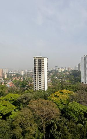 Apartamento à venda com 542m², 5 quartos e 4 vagas Apartamento à venda com 542m², 5 quartos e 4 vagasVista da sacada