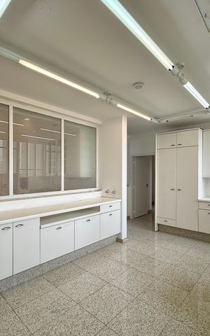 Apartamento à venda com 542m², 5 quartos e 4 vagas Apartamento à venda com 542m², 5 quartos e 4 vagasÁrea de Serviço