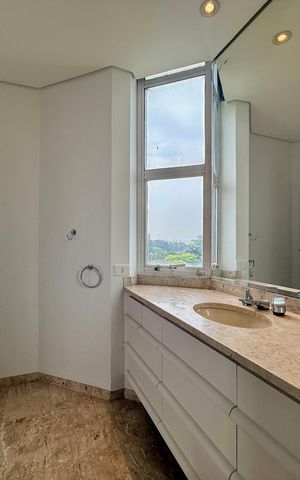 Apartamento à venda com 542m², 5 quartos e 4 vagas Apartamento à venda com 542m², 5 quartos e 4 vagasBanheiro Suíte 4