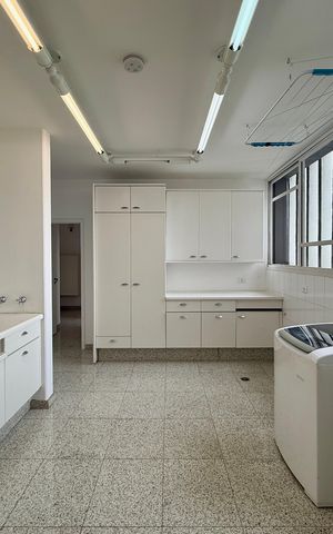 Apartamento à venda com 542m², 5 quartos e 4 vagas Apartamento à venda com 542m², 5 quartos e 4 vagasÁrea de Serviço