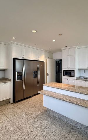 Apartamento à venda com 542m², 5 quartos e 4 vagas Apartamento à venda com 542m², 5 quartos e 4 vagasCozinha