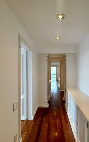 Apartamento à venda com 542m², 5 quartos e 4 vagas Apartamento à venda com 542m², 5 quartos e 4 vagasCorredor