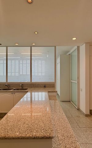 Apartamento à venda com 542m², 5 quartos e 4 vagas Apartamento à venda com 542m², 5 quartos e 4 vagasCozinha