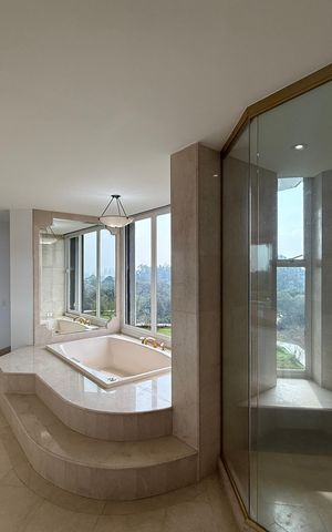 Apartamento à venda com 542m², 5 quartos e 4 vagas Apartamento à venda com 542m², 5 quartos e 4 vagasBanheiro Suíte 1