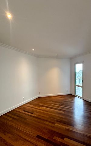 Apartamento à venda com 542m², 5 quartos e 4 vagas Apartamento à venda com 542m², 5 quartos e 4 vagasSala