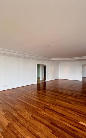 Apartamento à venda com 542m², 5 quartos e 4 vagas Apartamento à venda com 542m², 5 quartos e 4 vagasSala