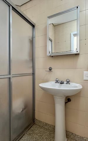 Apartamento à venda com 542m², 5 quartos e 4 vagas Apartamento à venda com 542m², 5 quartos e 4 vagasBanheiro de Serviço