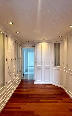 Apartamento à venda com 542m², 5 quartos e 4 vagas Apartamento à venda com 542m², 5 quartos e 4 vagasCorredor