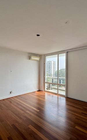 Apartamento à venda com 542m², 5 quartos e 4 vagas Apartamento à venda com 542m², 5 quartos e 4 vagasSala 2