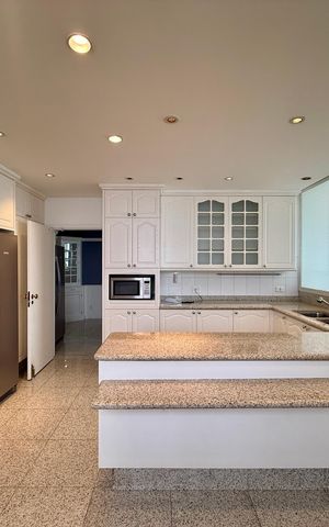 Apartamento à venda com 542m², 5 quartos e 4 vagas Apartamento à venda com 542m², 5 quartos e 4 vagasCozinha