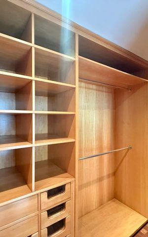 Apartamento à venda com 542m², 5 quartos e 4 vagas Apartamento à venda com 542m², 5 quartos e 4 vagasCloset Suíte 1