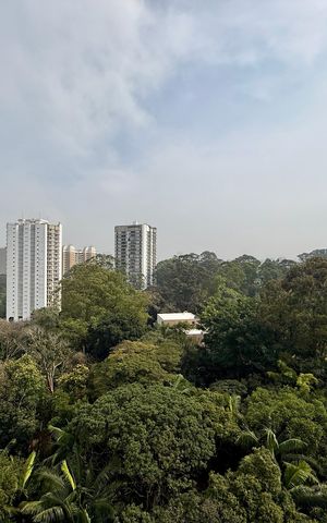 Apartamento à venda com 542m², 5 quartos e 4 vagas Apartamento à venda com 542m², 5 quartos e 4 vagasVista da sacada