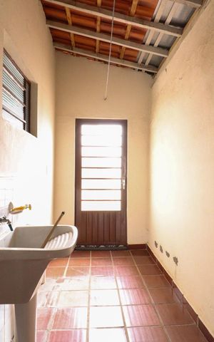 Casa à venda com 137m², 2 quartos e 4 vagas