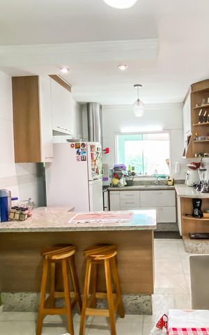 Casa à venda com 287m², 3 quartos e 4 vagasCozinha
