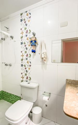 Casa à venda com 287m², 3 quartos e 4 vagasBanheiro da Suíte 