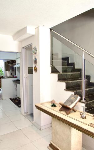 Casa de condomínio para alugar com 100m², 2 quartos e 1 vagaSala
