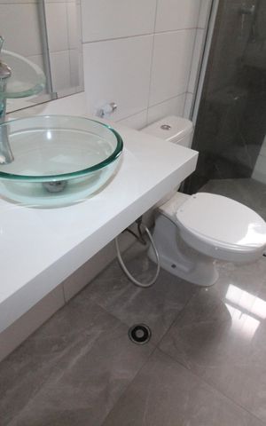 Apartamento para alugar com 75m², 2 quartos e 2 vagasBanheiro