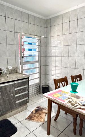 Casa para alugar com 90m², 2 quartos e 2 vagasCozinha