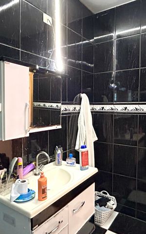 Casa para alugar com 90m², 2 quartos e 2 vagasBanheiro da Suíte
