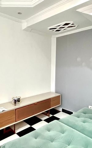 Casa para alugar com 90m², 2 quartos e 2 vagasSala