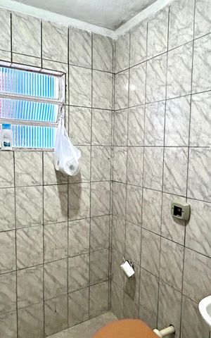 Casa para alugar com 90m², 2 quartos e 2 vagasBanheiro 1