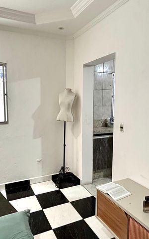 Casa para alugar com 90m², 2 quartos e 2 vagasSala