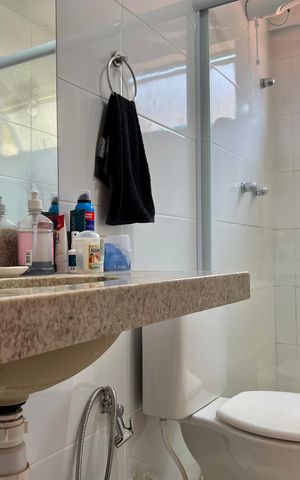Apartamento para alugar com 75m², 2 quartos e 2 vagasBanheiro Corredor