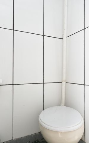 Casa à venda com 161m², 2 quartos e 1 vaga Casa à venda com 161m², 2 quartos e 1 vagaBanheiro de serviço
