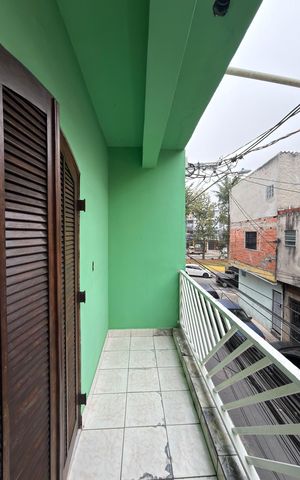 Casa à venda com 48m², 2 quartos e 1 vaga Casa à venda com 48m², 2 quartos e 1 vaga Quarto 1 Varanda