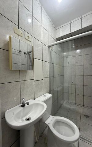 Casa à venda com 48m², 2 quartos e 1 vaga Casa à venda com 48m², 2 quartos e 1 vagaBanheiro Social