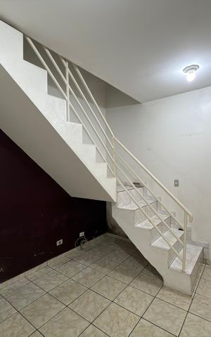 Casa à venda com 48m², 2 quartos e 1 vaga Casa à venda com 48m², 2 quartos e 1 vagaSala