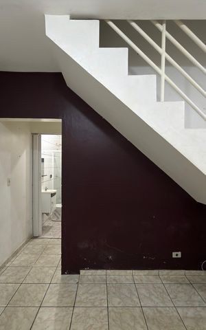 Casa à venda com 48m², 2 quartos e 1 vaga Casa à venda com 48m², 2 quartos e 1 vagaSala