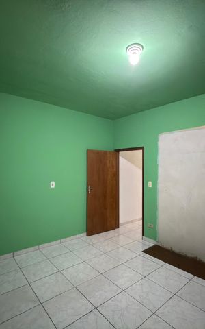 Casa à venda com 48m², 2 quartos e 1 vaga Casa à venda com 48m², 2 quartos e 1 vaga Quarto 1