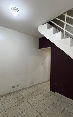 Casa à venda com 48m², 2 quartos e 1 vaga Casa à venda com 48m², 2 quartos e 1 vagaSala