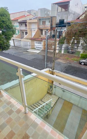 Casa para alugar com 290m², 3 quartos e 6 vagas Casa para alugar com 290m², 3 quartos e 6 vagasSacada quarto 1