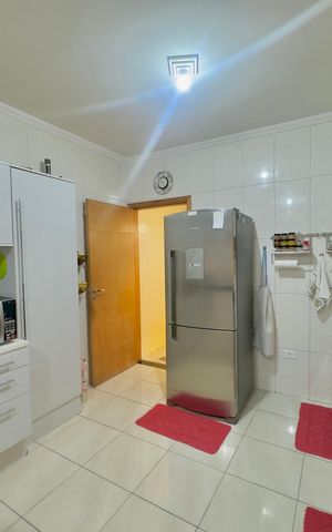 Casa para alugar com 290m², 3 quartos e 6 vagas Casa para alugar com 290m², 3 quartos e 6 vagasCozinha