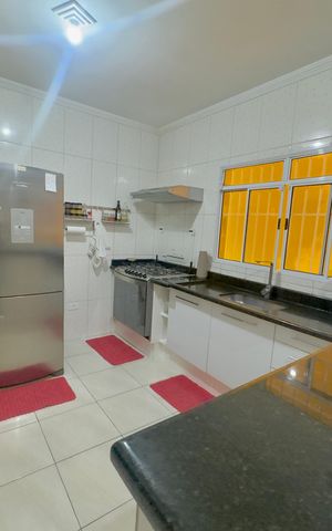 Casa para alugar com 290m², 3 quartos e 6 vagas Casa para alugar com 290m², 3 quartos e 6 vagasCozinha