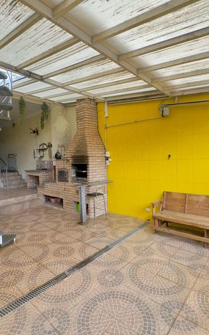 Casa para alugar com 290m², 3 quartos e 6 vagas Casa para alugar com 290m², 3 quartos e 6 vagasQuintal