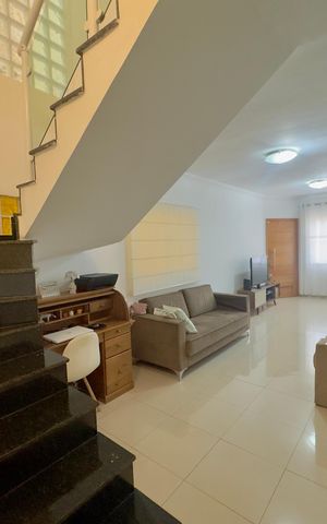 Casa para alugar com 290m², 3 quartos e 6 vagas Casa para alugar com 290m², 3 quartos e 6 vagasSala