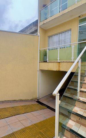 Casa para alugar com 290m², 3 quartos e 6 vagas Casa para alugar com 290m², 3 quartos e 6 vagasGaragem