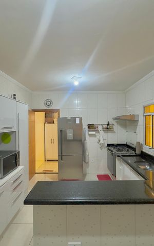 Casa para alugar com 290m², 3 quartos e 6 vagas Casa para alugar com 290m², 3 quartos e 6 vagasCozinha