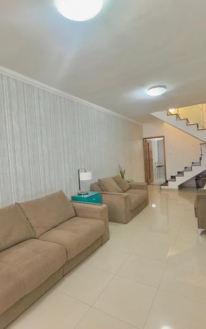 Casa para alugar com 290m², 3 quartos e 6 vagas Casa para alugar com 290m², 3 quartos e 6 vagasSala