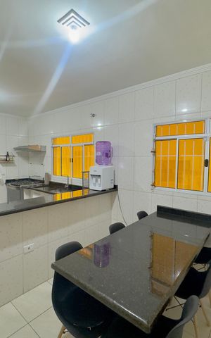Casa para alugar com 290m², 3 quartos e 6 vagas Casa para alugar com 290m², 3 quartos e 6 vagasCozinha
