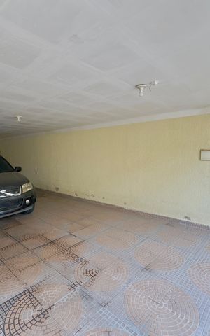 Casa para alugar com 290m², 3 quartos e 6 vagas Casa para alugar com 290m², 3 quartos e 6 vagasGaragem