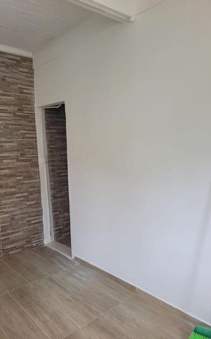 Casa à venda com 80m², 2 quartos e sem vaga Casa à venda com 80m², 2 quartos e sem vagaQuarto 1