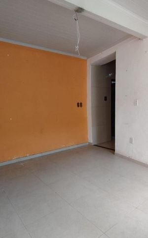 Casa à venda com 80m², 2 quartos e sem vaga Casa à venda com 80m², 2 quartos e sem vagaSala