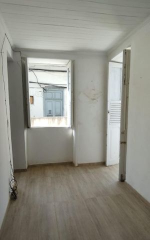 Casa à venda com 80m², 2 quartos e sem vaga Casa à venda com 80m², 2 quartos e sem vagaSala