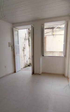 Casa à venda com 80m², 2 quartos e sem vaga Casa à venda com 80m², 2 quartos e sem vagaSala