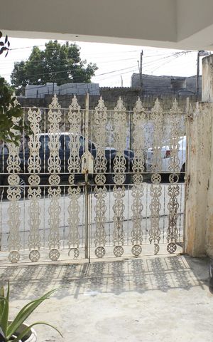 Casa à venda com 200m², 6 quartos e 3 vagasQuintal e garagem casa 2 e 3