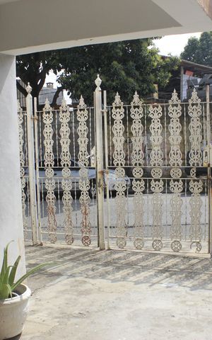 Casa à venda com 200m², 6 quartos e 3 vagasQuintal e garagem casa 2 e 3